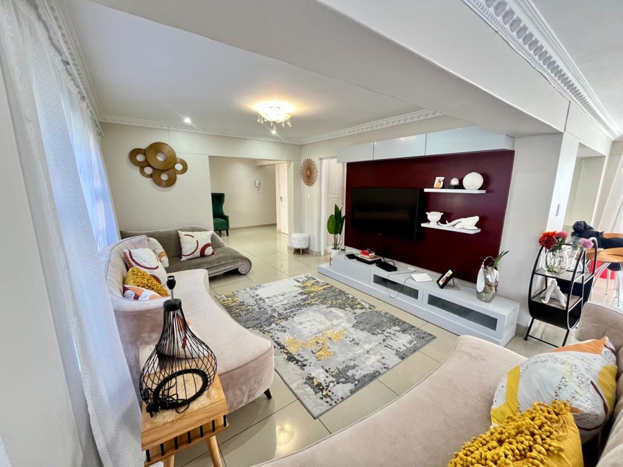 To Let 4 Bedroom Property for Rent in Beacon Bay Eastern Cape
